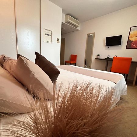 Hotel Restaurant Les Jasses De Camargue Галларг-ле-Монтюе Екстер'єр фото