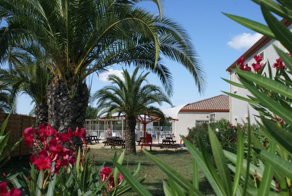 Hotel Restaurant Les Jasses De Camargue Галларг-ле-Монтюе Номер фото