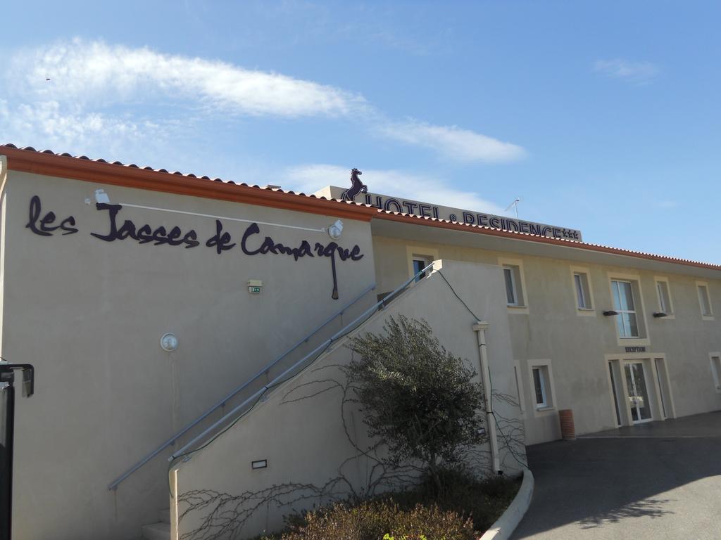 Hotel Restaurant Les Jasses De Camargue Галларг-ле-Монтюе Номер фото